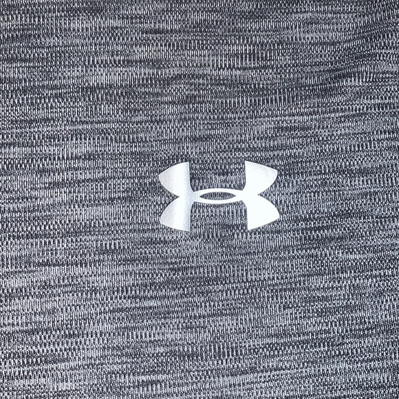 NWT- Under Armour T-shirt - Picture 5 of 9